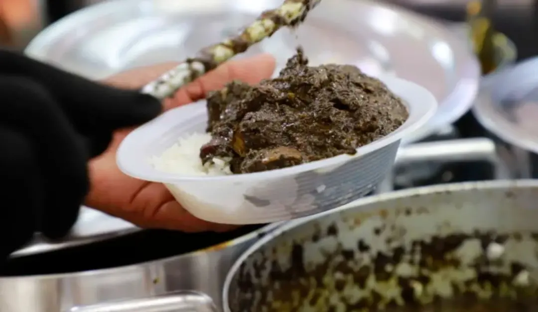 Maniçoba, prato do Norte, exige cozimento lento para o sabor se integrar. O preparo com 500g de carne de porco e 300g d…