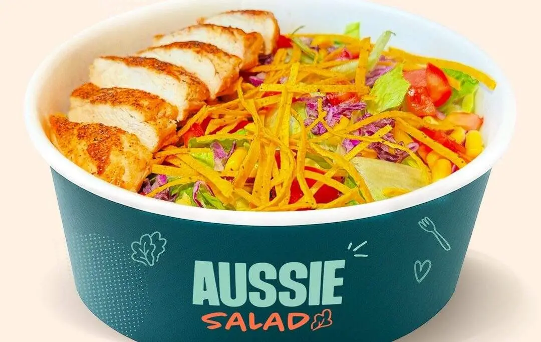 A Aussie Chicken & More, do grupo Bold Hospitality, expandiu o delivery com saladas, wraps e burgers, chegando a 300 op…