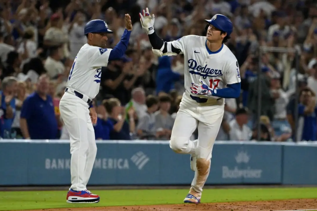 Dodgers têm semana livre na pós-temporada de 2026, pulando a fase Wild Card. Dino Ebel diz que isso é um benefício para…