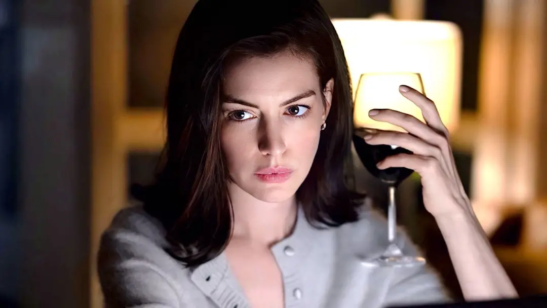 Anne Hathaway estreou cinco filmes, sendo um deles um thriller que não teve bom início no Rotten Tomatoes. A união com …