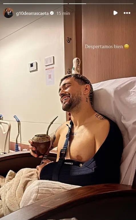 Arrascaeta recebeu alta do Hospital Copa Star após cirurgia no punho esquerdo. O prazo de recuperação é de seis a oito …