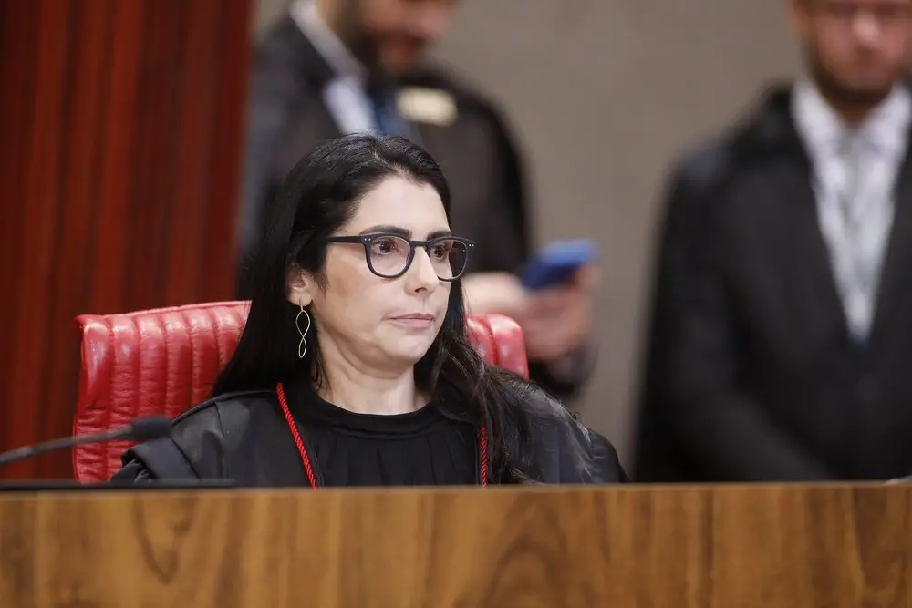Decisão da ministra Estela Aranha no TSE suspendeu regras de debate da Globo que estavam acordadas com as campanhas. Es…