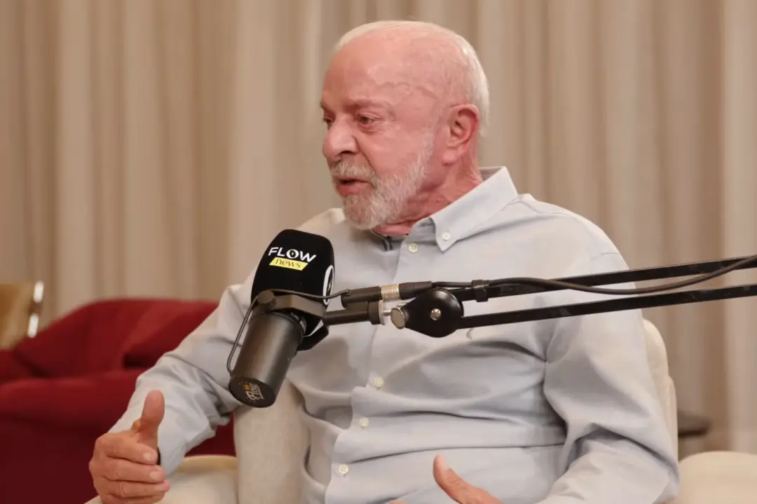 Lula questiona a organização dos debates eleitorais no podcast Flow. Ele alega que os tempos concedidos nos debates da …