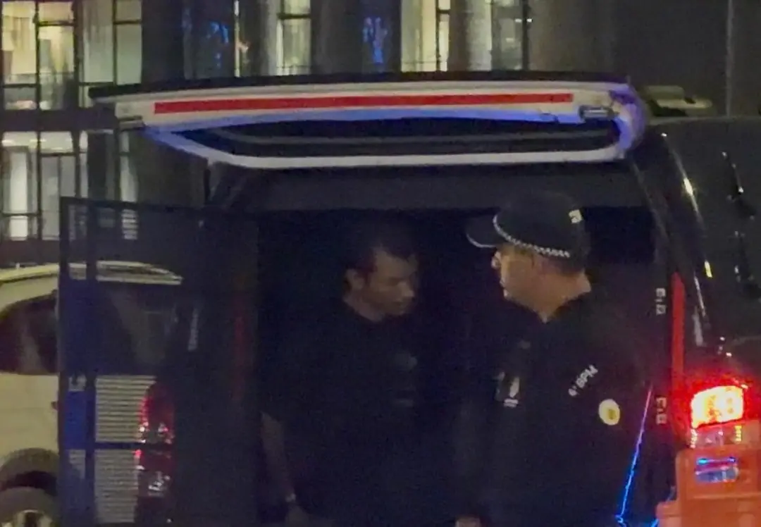 Área perto do STF foi isolada na quinta-feira por suspeita de bomba após um homem jogar mochila em ponto de ônibus. Iss…