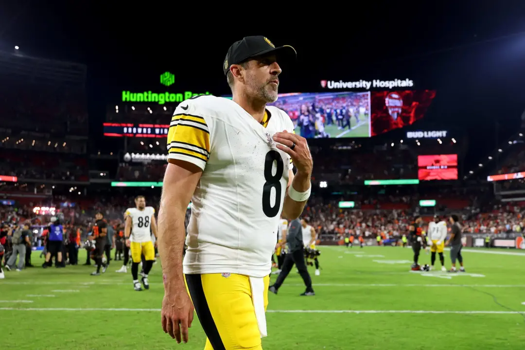 Rodgers e time perderam para os Browns no Thursday Night Football, e ele foi visto gritando com o técnico Mike McCarthy…