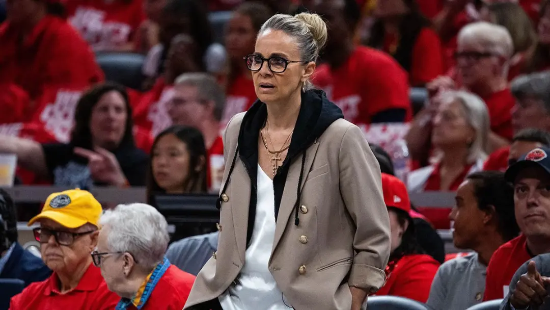 Becky Hammon disse no pós-jogo que não vê semelhanças entre as Aces e a Fever, apesar dos elencos estrelados. É um posi…