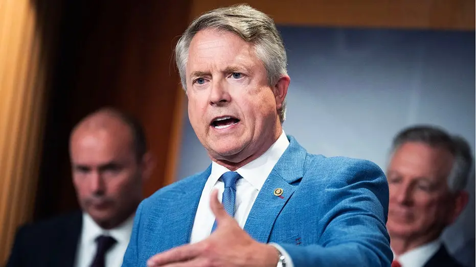 Kansas viu a disputa para o Senado ficar mais acirrada perto das eleições de novembro. O senador Roger Marshall enfrent…