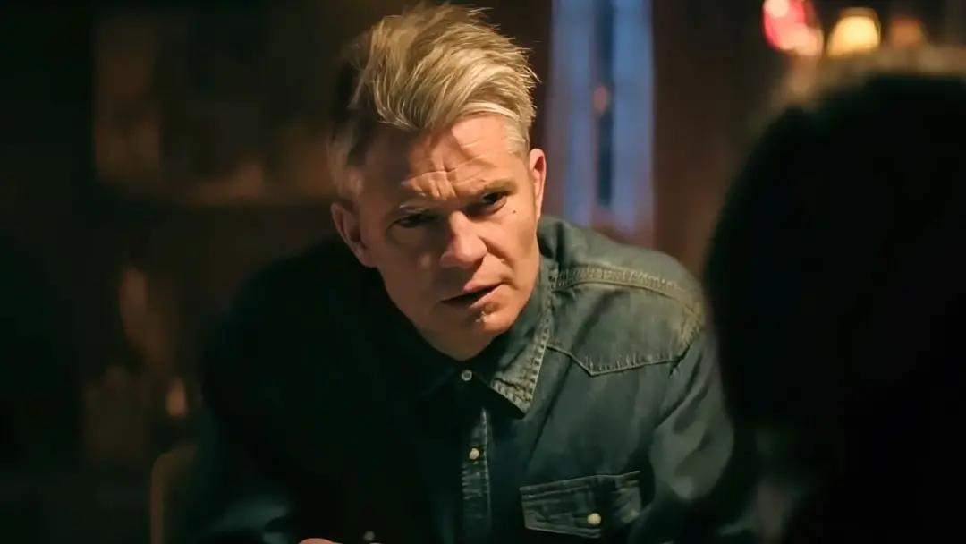 Timothy Olyphant tem um thriller adulto com um elenco forte que tá bombando no streaming dos Estados Unidos. A qualidad…
