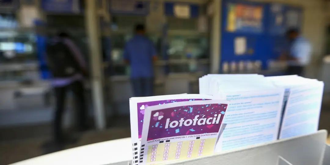 Um apostador de Goianésia, Goiás, faturou 537 mil reais com o acerto dos 15 números na Lotofácil concurso 3793. É bom v…