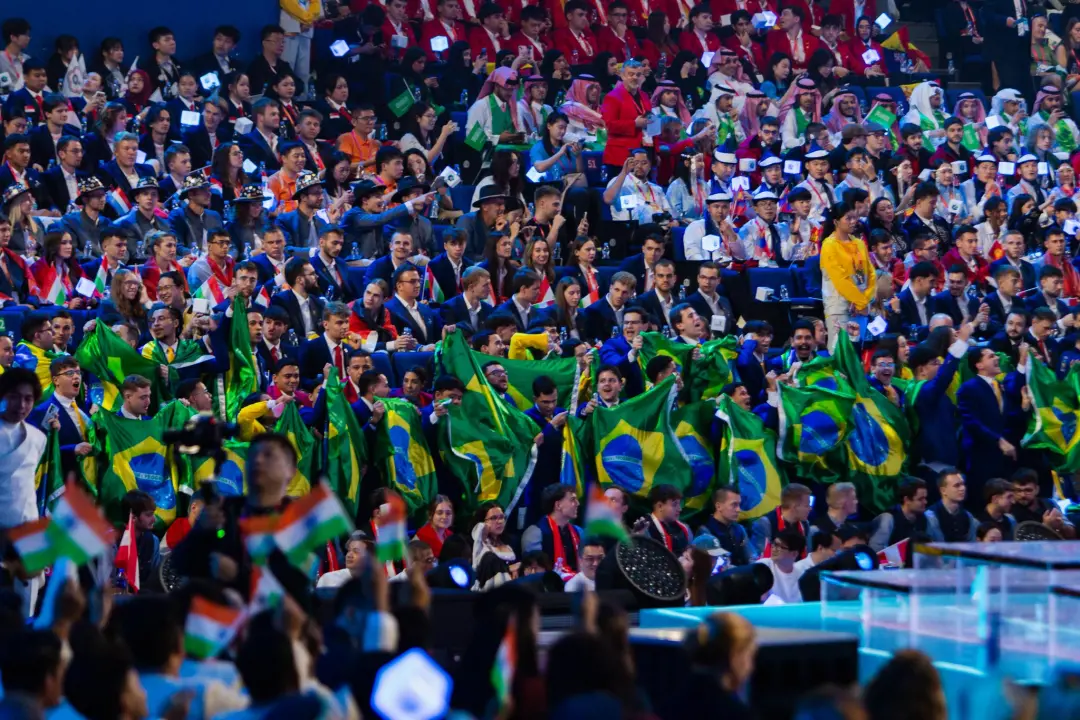Cinco medalhas conquistadas por jovens brasileiros na WorldSkills China. Isso mostra o valor da dedicação e da técnica …