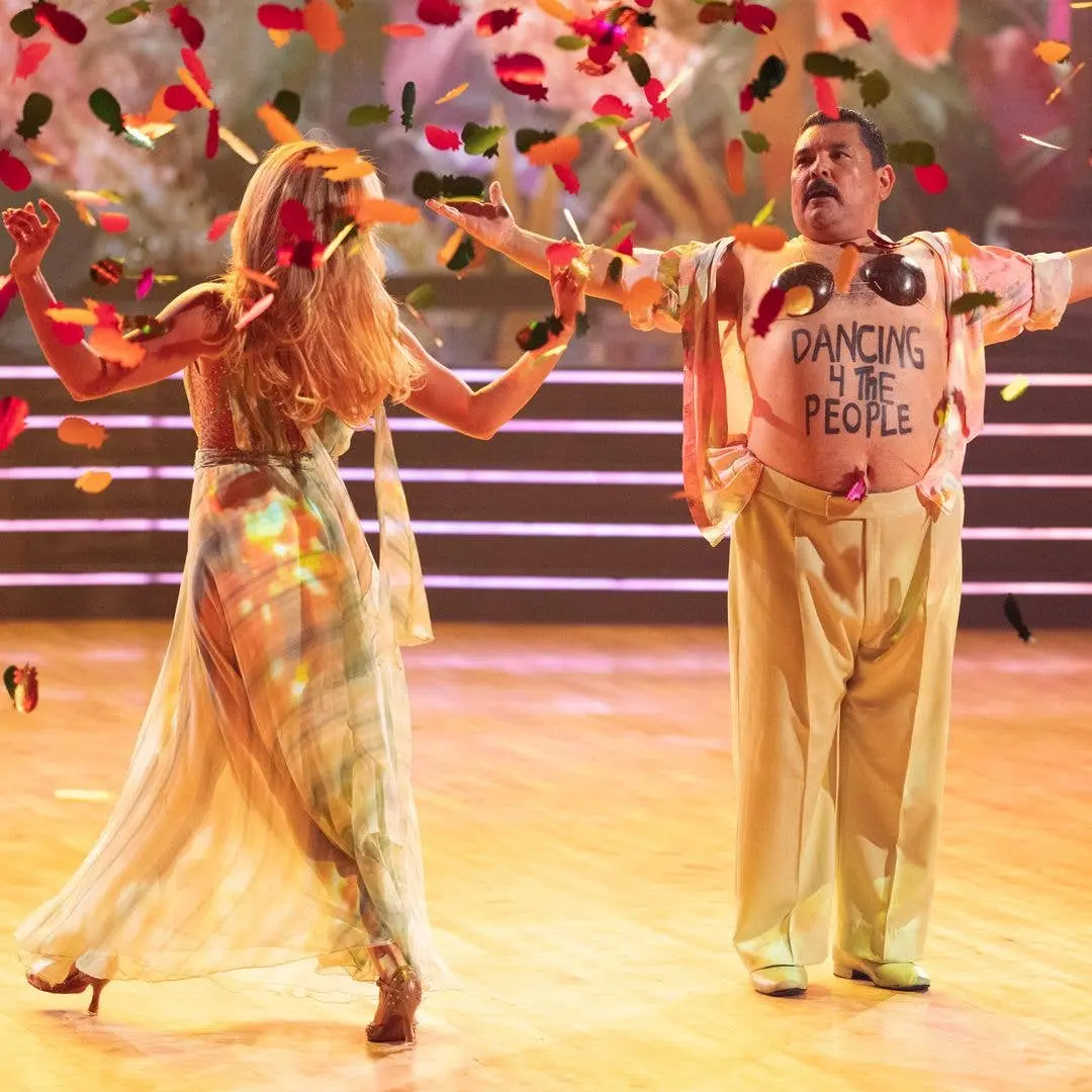 Mariah Carey Night na quarta semana de Dancing with the Stars 35 trouxe músicas e estilos de dança inesperados. O conce…