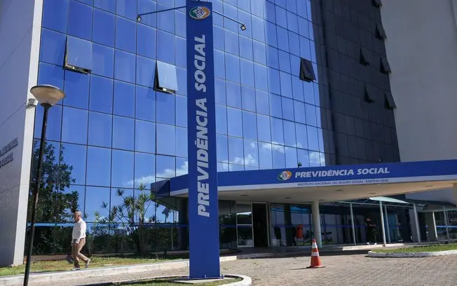 Benefício pago pelo INSS para mulheres que pegam medida protetiva e são afastadas do trabalho pode chegar a seis meses.…