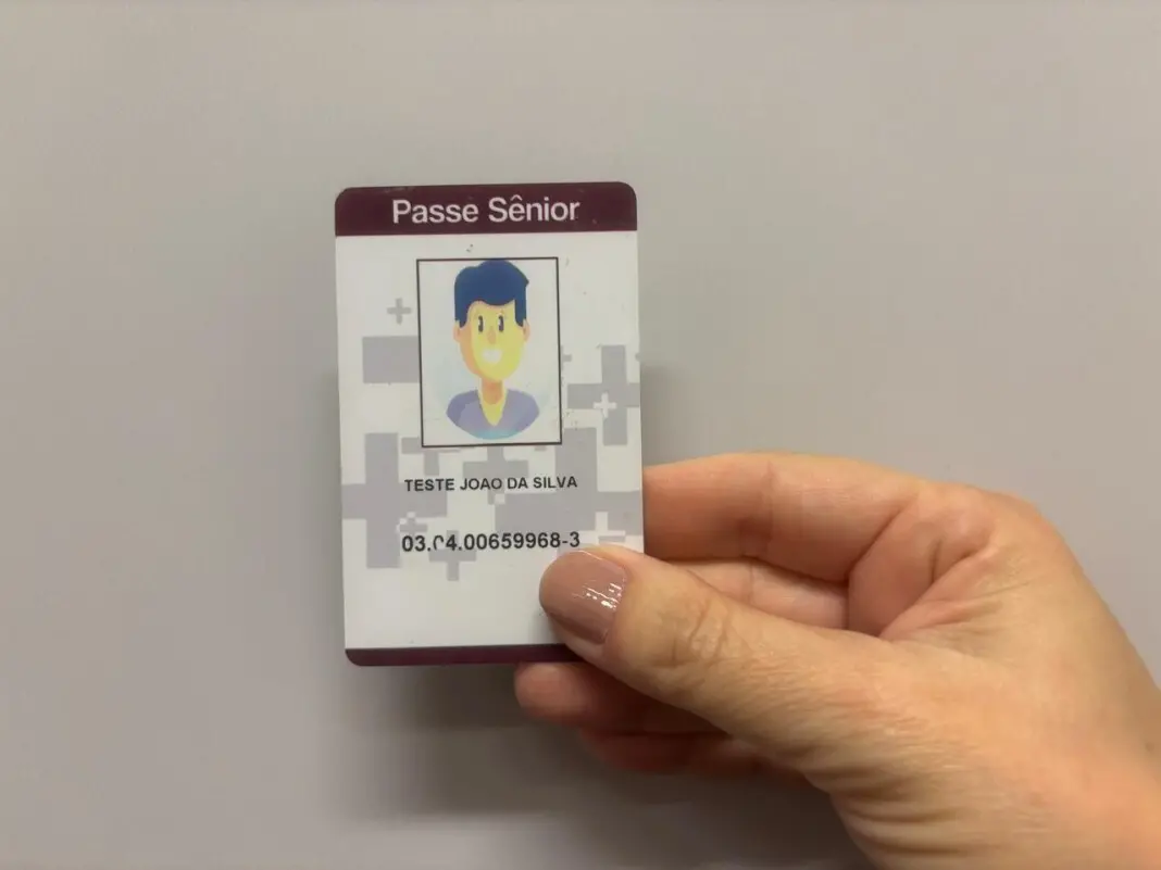 Um milhão e quinhentas mil idosos no Rio de Janeiro usam o Passe Sênior para ter transporte gratuito. É fundamental ter…