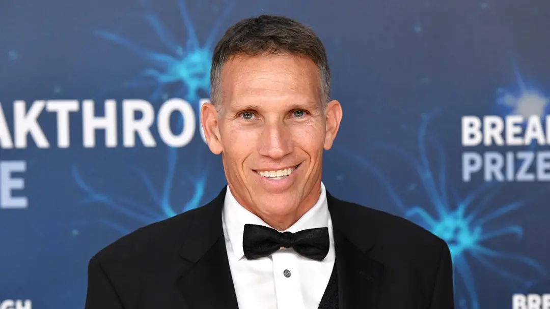 Ynon Kreiz vai receber um salário base de 5 milhões de dólares ao assumir como coceo da Paramount Warner Bros. O pacote…