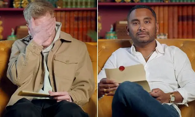 James Acaster e Amol Rajan sendo forçados a pedir por suas vidas no lançamento do Celebrity Traitors. A jogada de traid…