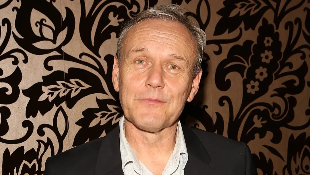 Anthony Head, ator conhecido por Buffy e Ted Lasso, faleceu aos 72 anos. Perda de um artista que contribuiu para séries…