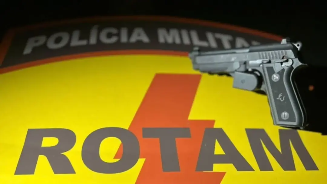 Moraes multa advogado do 8 de janeiro por comando oculto em peticao. A defesa nega ter colocado instrucao para burlar s…