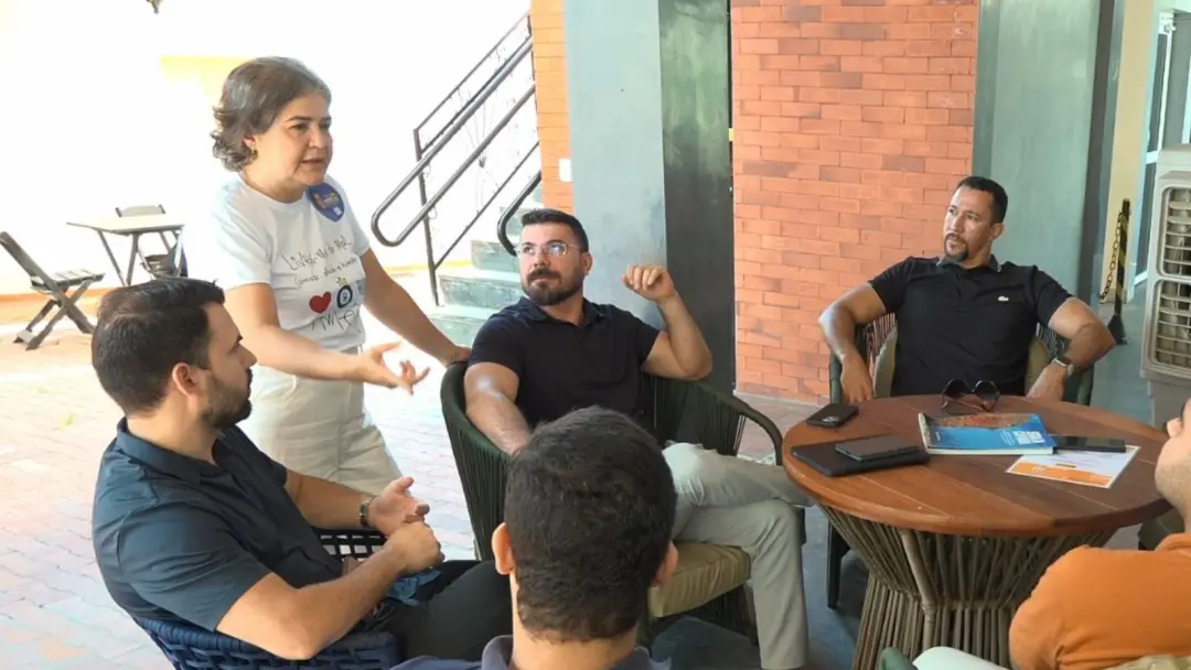 Dra. Lúcia Santos reuniu cirurgiões-dentistas para discutir saúde bucal no Piauí. É essencial ouvir quem pratica o serv…