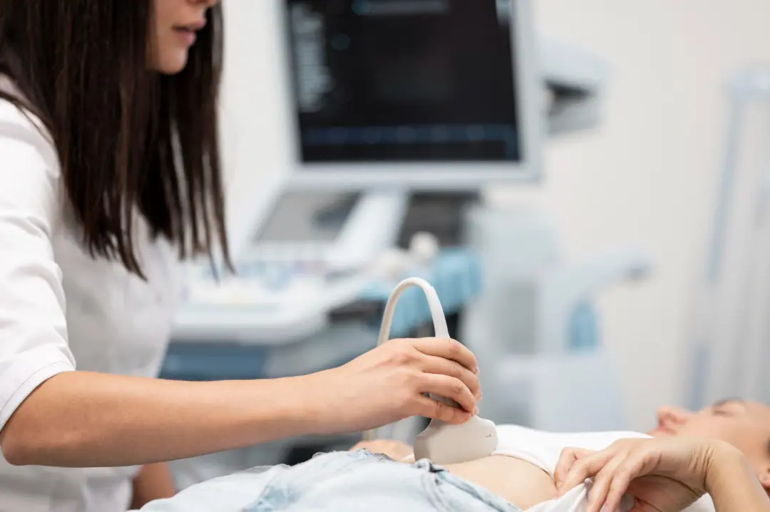 A avaliação de trompas sem usar radiacao, a HyCoSy, permite ver a permeabilidade tubaria por ultrassom, junto com ovari…