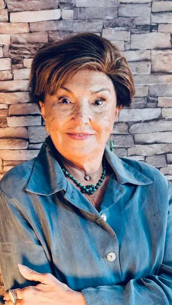 Dina Frutuoso, aos 86 anos, fala abertamente sobre envelhecer, dizendo que é preciso aprender a pedir ajuda e viver o a…