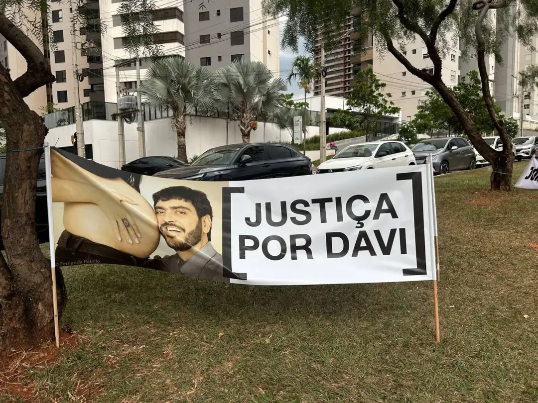 Goiânia. Três policiais militares estão sendo julgados por causa da morte do advogado Davi Sebba, que aconteceu em julh…