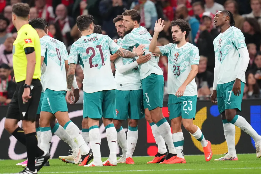 Portugal derrotou a Dinamarca por 4 a 2 pela Liga das Nações. O time mostrou bom futebol na partida, mesmo com a polêmi…