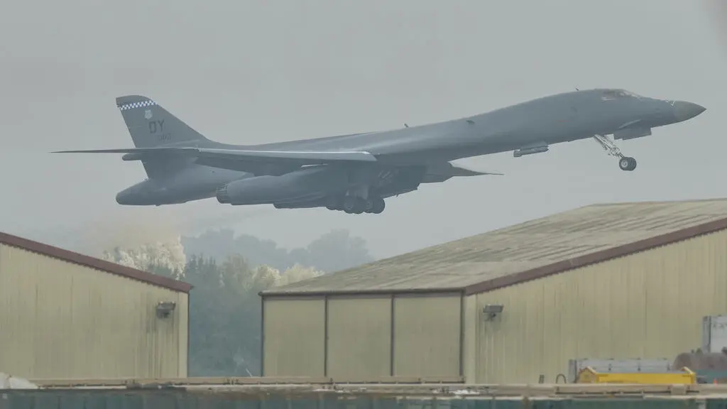 Arrestaram nacional britânico e iraniano ligado a incidente na base aérea de Fairford. Cinco homens detidos inicialment…