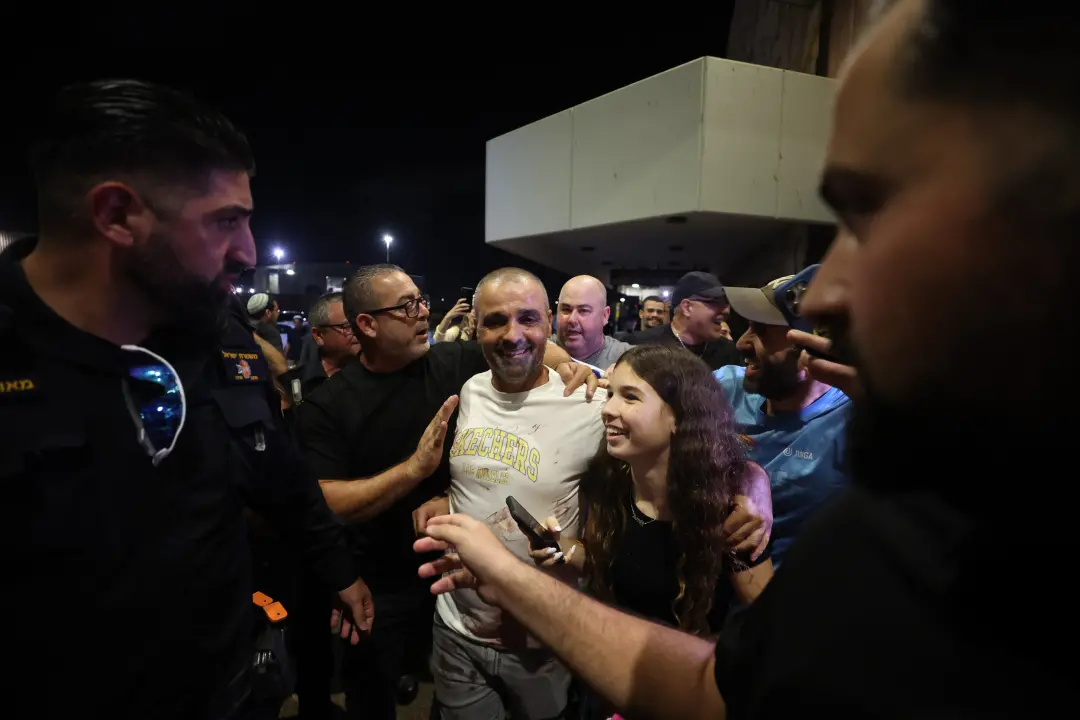 Yaniv Hayun usou conhecimento de uma série sobre acidentes aéreos para ajudar a interromper a perda de altitude de um v…