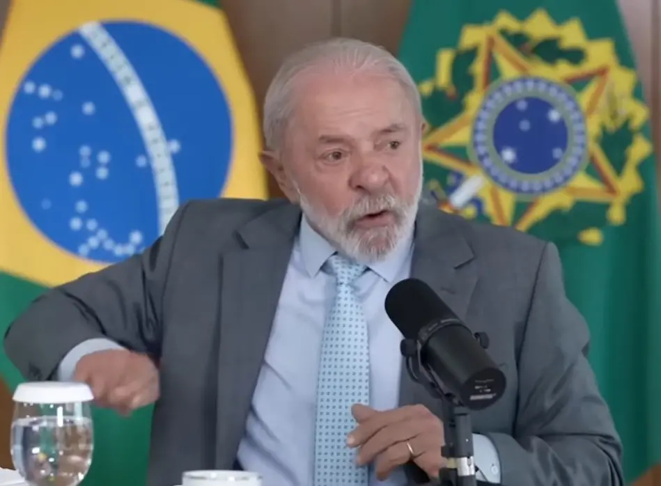 Lula confirmou presença no podcast Flow, no mesmo horário do debate da TV Globo. A preferência por podcasts em vez de e…