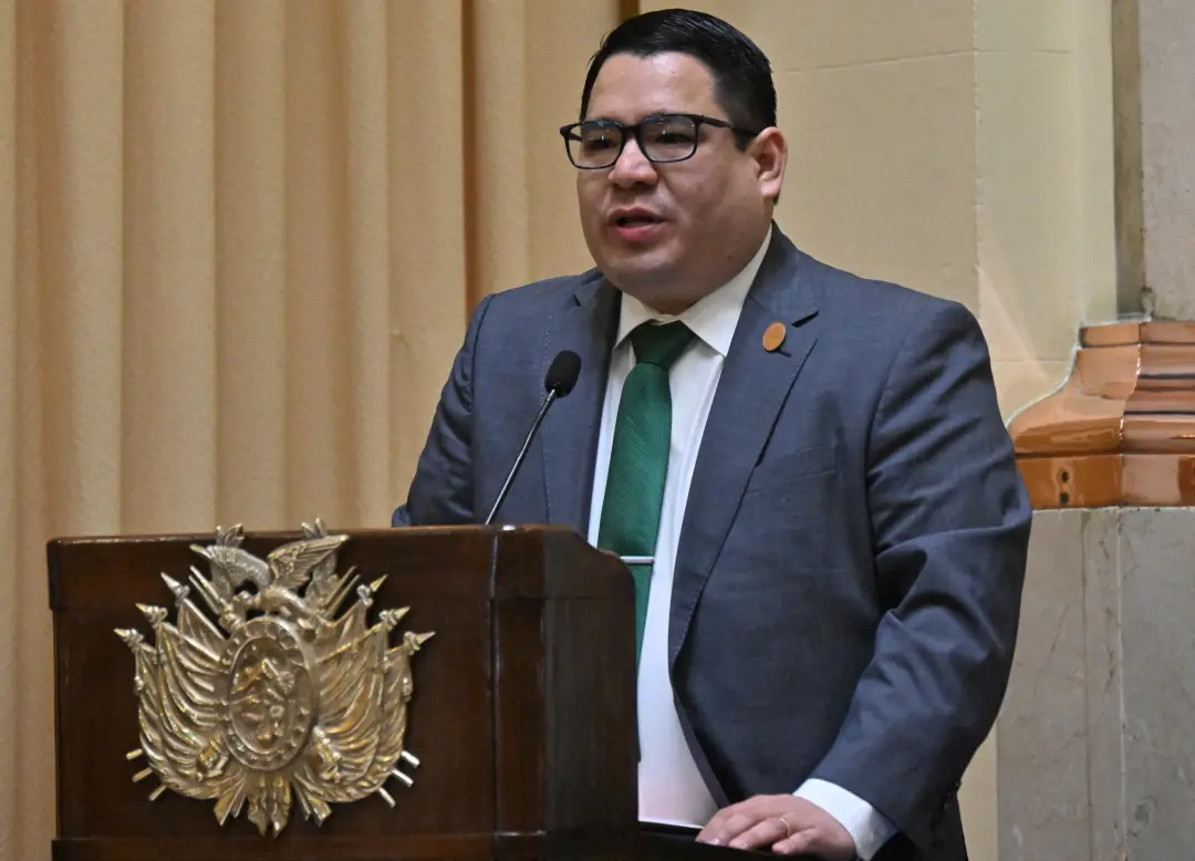 Roger Mariaca, procurador-geral da Bolívia, foi preso em Santa Cruz após visto americano ser revogado. A operação apura…