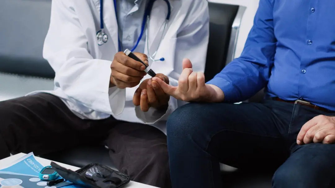 12,9 por cento da população adulta no Brasil vive com diabetes tipo 2 em 2024. A cirurgia metabólica, que modifica o tr…