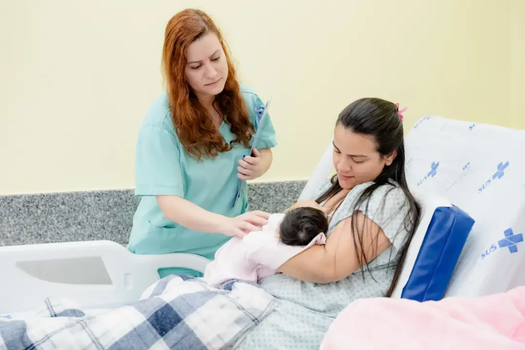 Goiás teve 93 mortes de bebês a menos em 2025, com a menor taxa infantil desde 2009. A redução, que foi de 16,7%, mostr…