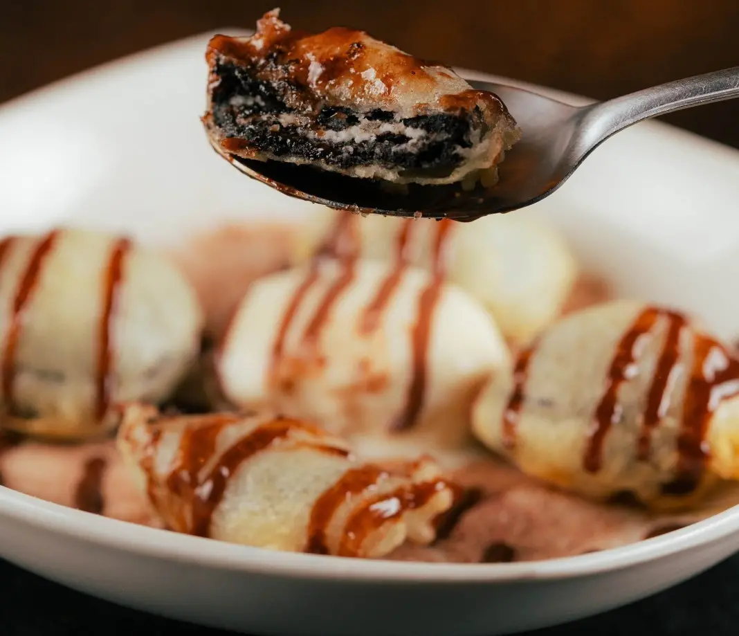 Peixoto Sushi em Botafogo preparou o Tempurá de Oreo, com oito unidades, por R$ 45 para o Dia das Crianças. É um toque …