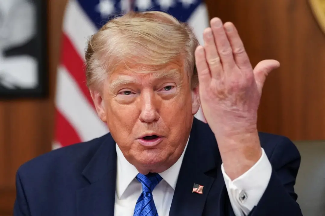 Trump ameaça que o Irã não existirá mais se não assinar um acordo. A postura mostra a tensão política grande entre os l…