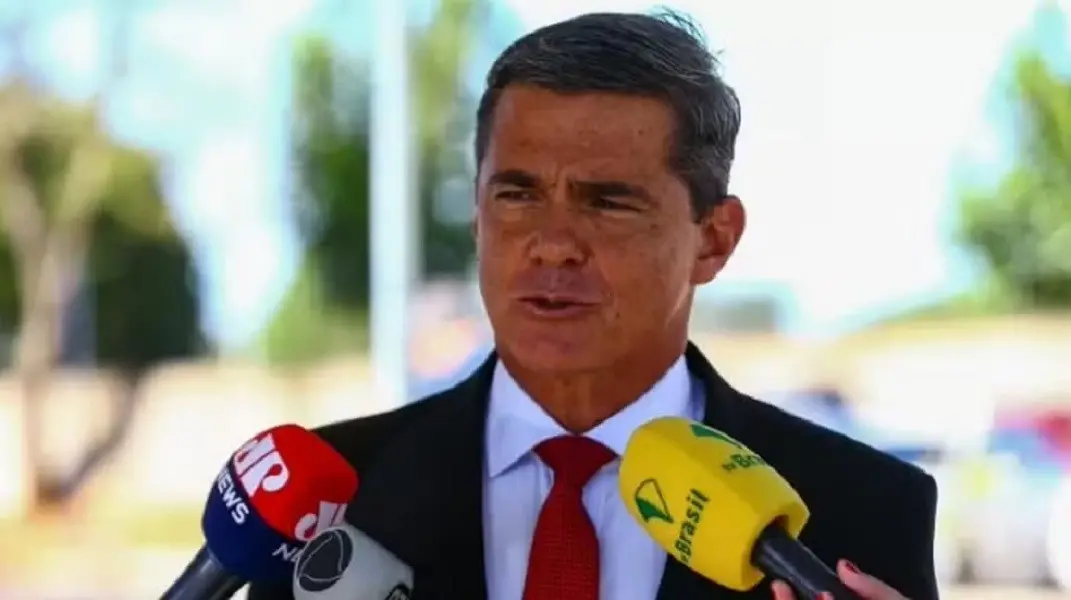 General Mário Fernandes pediu a devolução de bens apreendidos e Moraes deu cinco dias pra PF falar sobre perícias. A de…