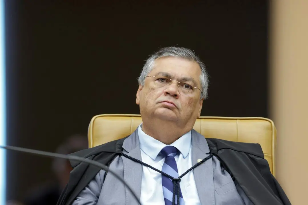 Ministro Dino declarou perda de objeto após o TSE manter a publicação de humorista na rede. Isso mostra como a Corte El…