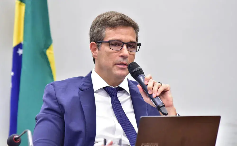 Campos Neto ofereceu casa em Porto Feliz para reunião com Vorcaro em dezembro de 2023. O encontro foi cancelado depois,…