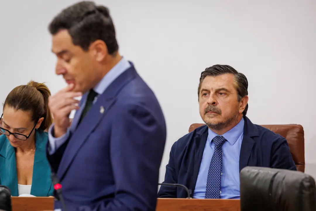 Moreno calca bono joven de aluguer em meio a protestos por moradia. Ele acusou o PSOE de reagir de forma eleitoreira ao…