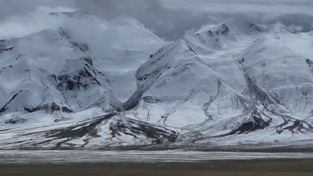 Mais de 100 mil anos o registro glacial do planeta avança com análise de fragmentos de gelo no Tibete. Isso mostra como…