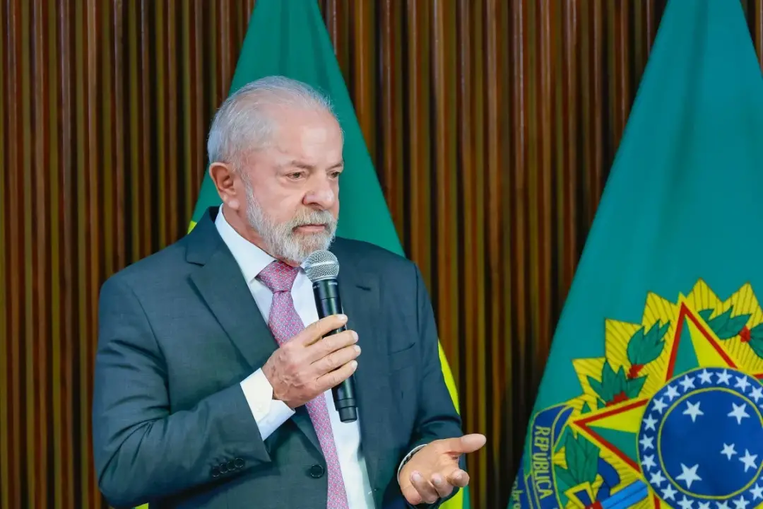 Lula assinou o parecer que obriga o INSS a pagar remuneração para mulheres vítimas de violência afastadas do trabalho, …