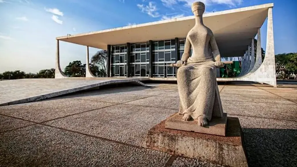Dino encerrou processo sobre a publicação de Antonio Tabet, pois o TSE liberou a postagem. A remoção inicial do post po…