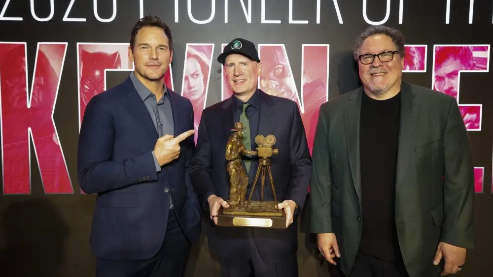 Kevin Feige elogia a experiencia teatral como a magia de verdade, mesmo produzindo 38 filmes em 17 anos com mais de 35 …