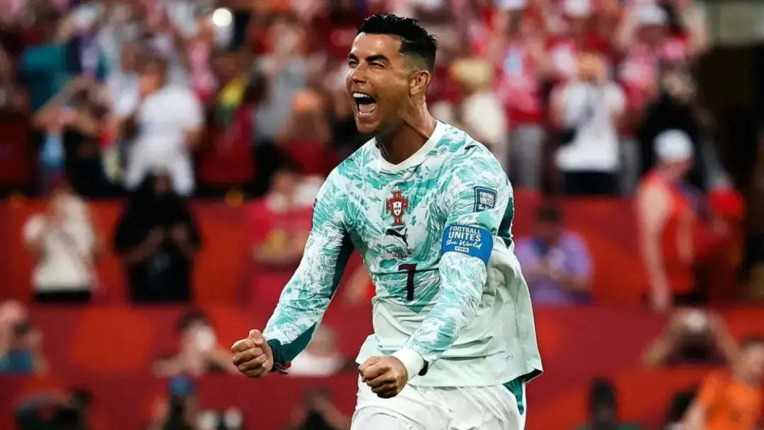 Cristiano Ronaldo pode levar multa por sair da concentração de Portugal antes do jogo contra a Dinamarca. A situação en…
