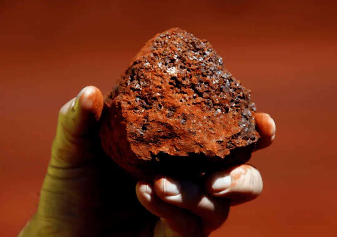 Poços de Caldas, MG, viu a Lynas comprar a Meteoric Resources por cerca de 3,4 bilhões de reais. O movimento mostra o i…