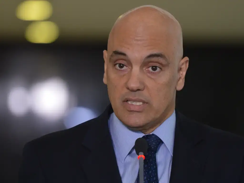 Marcelo Henrique Martins levou multa de R$ 5 mil do STF por ter um comando oculto em uma petição de defesa. Usar prompt…