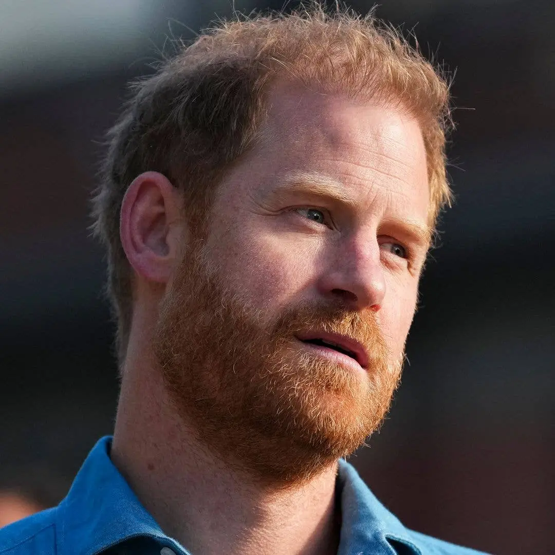 Prince Harry falou para o comitê militar da OTAN em Bruxelas, representando o Invictus Games. A fala dele sobre perder …