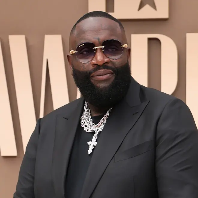 Rick Ross foi preso em Miami em 1 de outubro, sob acusações de violência doméstica por estrangulamento. A violência ass…