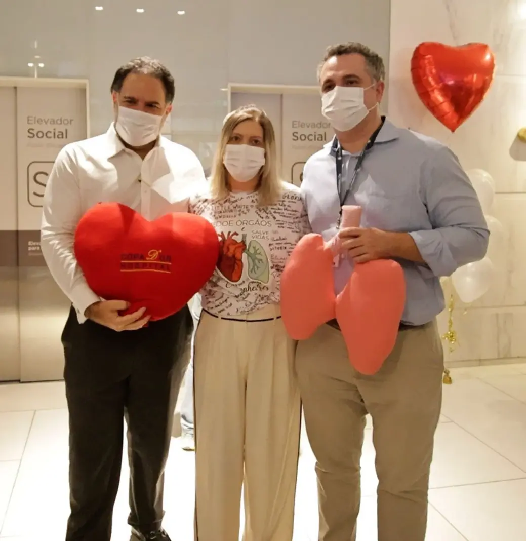 Primeiro transplante duplo de coração e pulmões feito no Rio de Janeiro salvou Márcia Branquinho, de 51 anos. Esse avan…