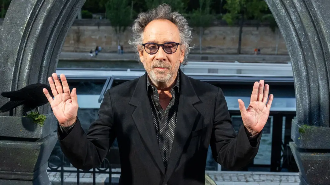 Tim Burton, há 38 anos, alcançou um marco com seu clássico de terror de 92 minutos. As obras dele, como Edward Scissorh…