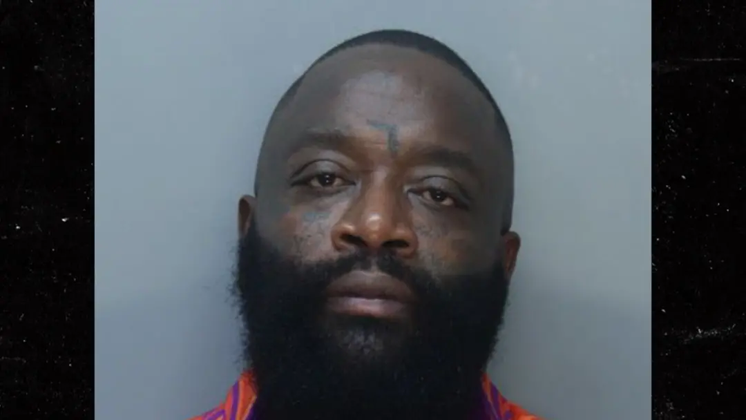 Rick Ross foi detido em Miami-Dade County com acusações de agressão, incluindo agressão grave por estrangulamento. A si…
